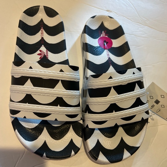 Adidas Marimekko Adilette Slides Core Black Cloud White GW7536 Men’s size 4 - Picture 7 of 7
